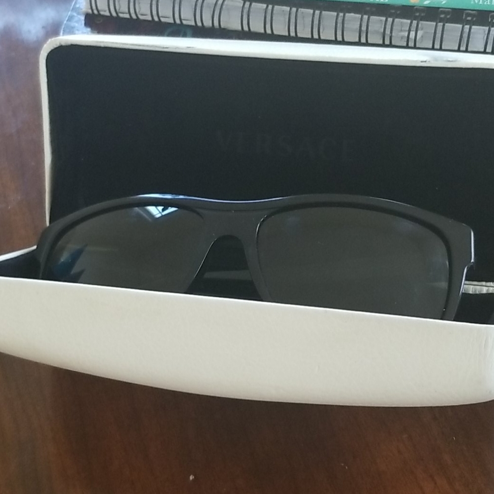 Sun Glasses - image 5